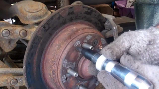 Cool Tool: The Hand Impact Helps You Remove Stubborn Screws